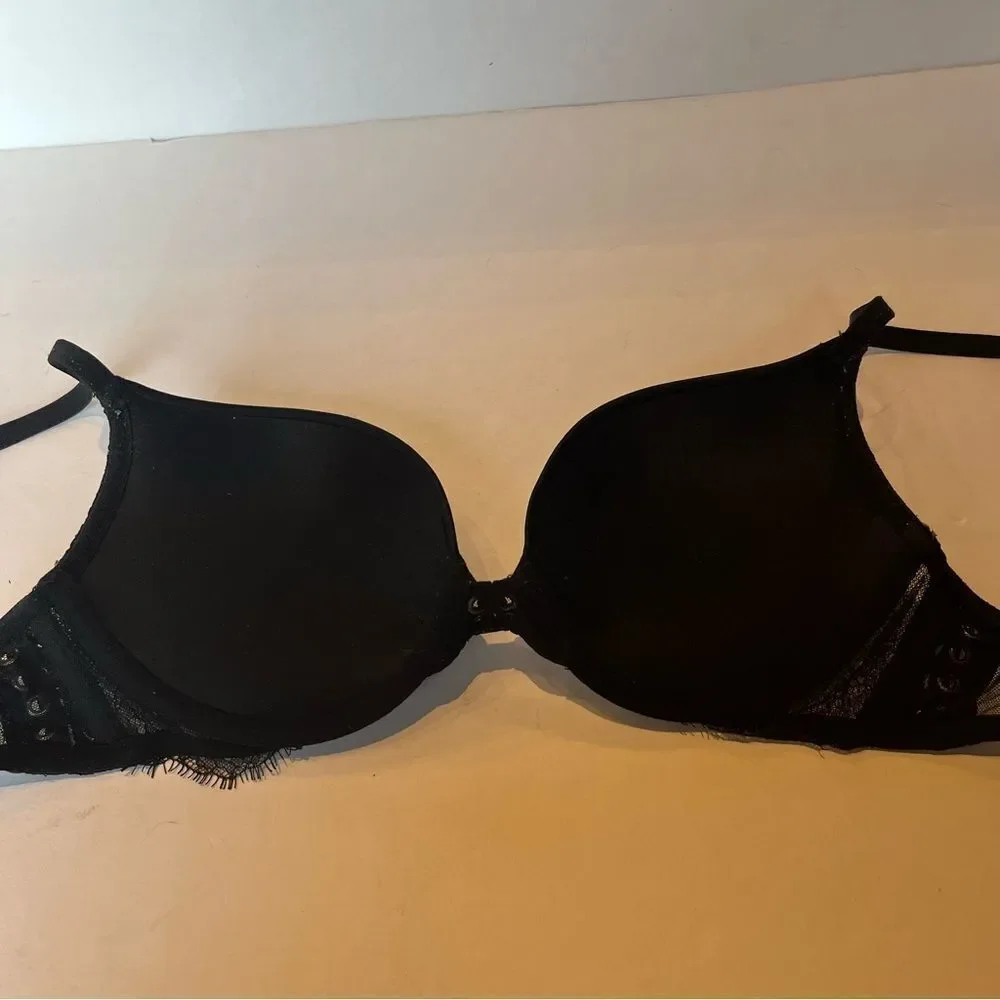 Victoria's Secret Very Sexy Push Up Black Lace Bra Size 32C
